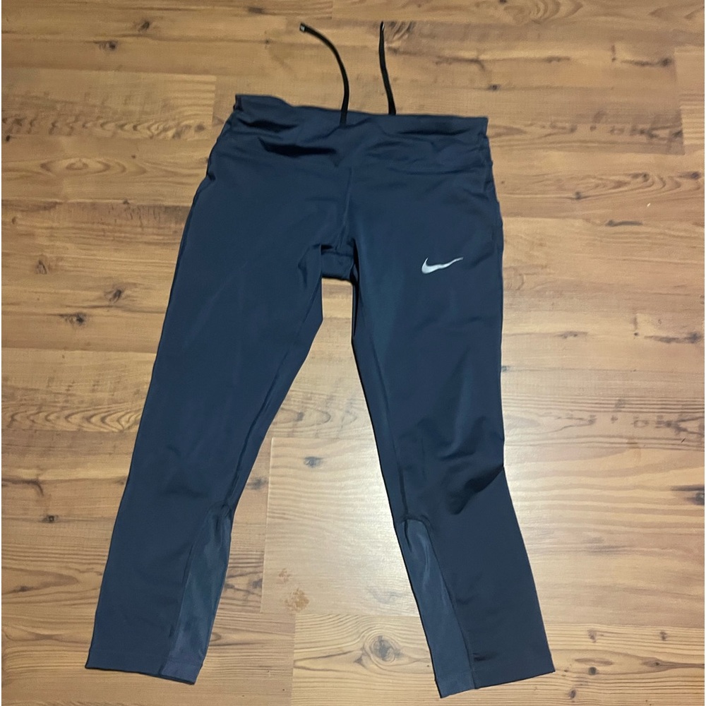 Nike capris leggings